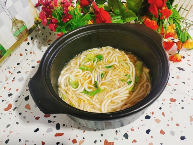 砂锅酸汤土豆粉