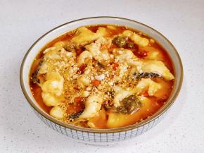 装盘+蒜末+辣椒碎+芝麻+热油。