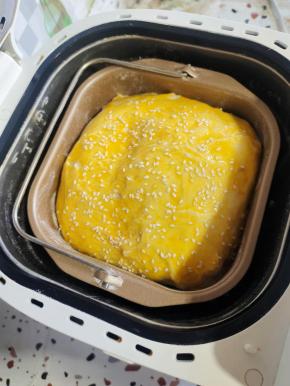 撒上适量的白芝麻！