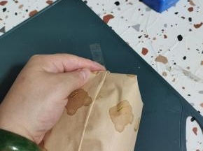 再折叠回来，用胶带粘好就可以了！