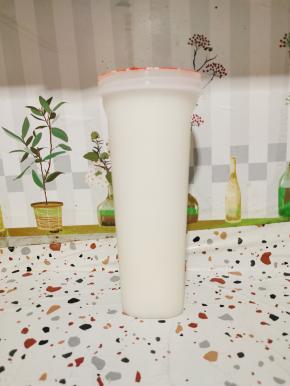 椰子粉加入适量的开水搅拌均匀后，晾凉备用！