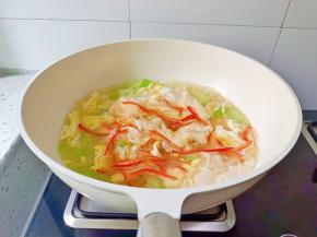 把调味料拌均匀即可盛盘享用！