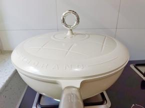 盖上盖子，开大火煮开。