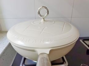 盖上盖子，开大火煮开。