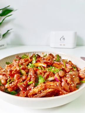 加上花生米拌均匀即可享用！