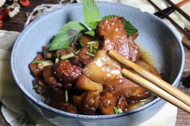 鲜桃烧肉