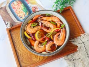 抓拌均匀，放冰箱1小时就可以吃啦～