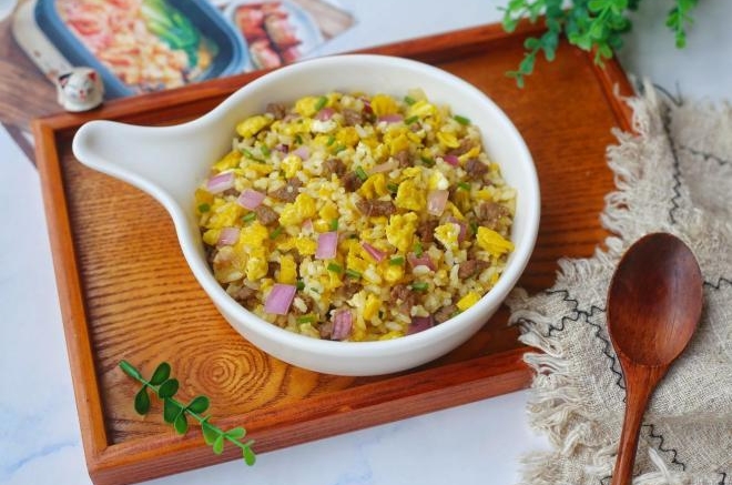 牛肉洋葱炒饭
