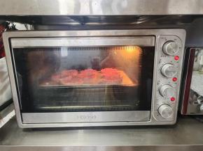 180度烤12分钟就可以了！