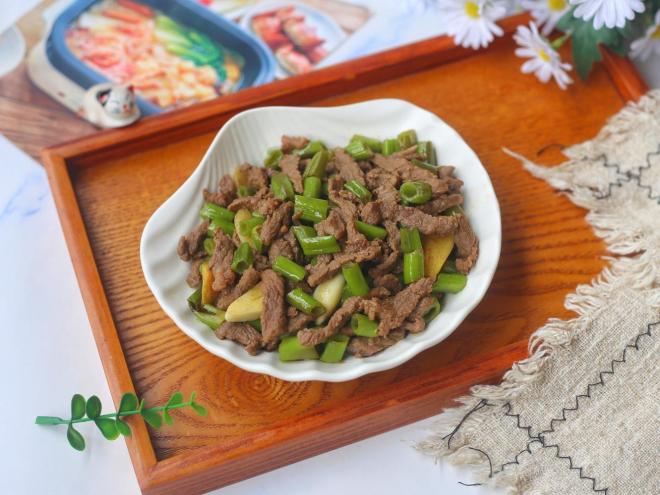 牛肉炒空心菜梗