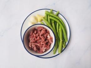 准备好所有食材。