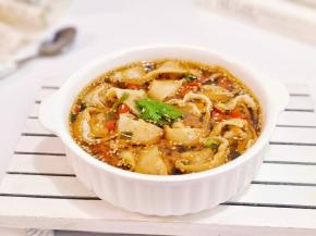 放入煮熟的馄饨就好啦！