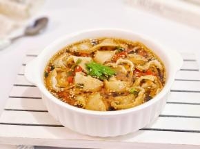 放入煮熟的馄饨就好啦！