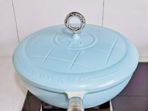 盖上盖子煮2分钟。