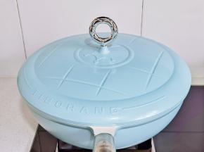 盖上盖子煮2分钟。