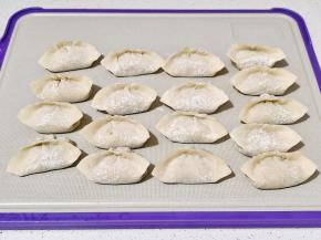 按自己喜欢包饺子。