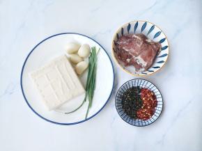 准备好所有食材。