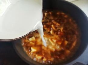 加入半碗水淀粉