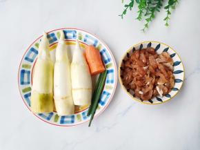 准备好所有食材。