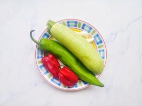 准备好所有食材。