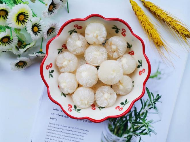 爆浆炼乳冻荔枝