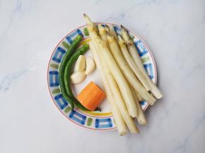 准备好所有食材。