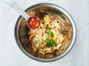 1勺干辣椒粉，