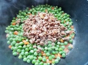 加入肉末，