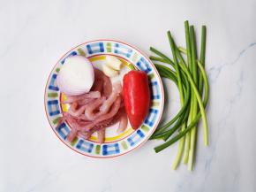 准备好所有食材。