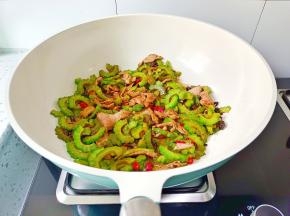 翻炒均匀即可出锅！