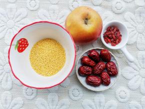 准备好所有食材。