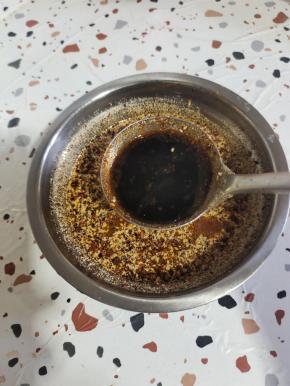 加入两大勺生抽，一大勺蚝油！