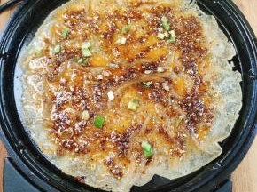 撒上适量的葱花！