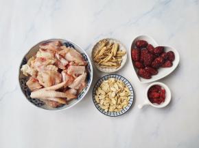 准备好所有食材。