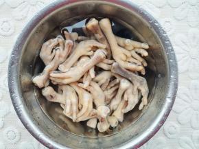 捞出洗净冰水中泡10分钟，