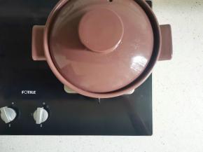 大火煮开转小火慢炖60分钟。