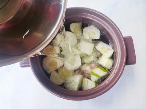 加入大半锅水，