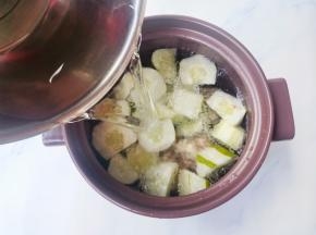 加入大半锅水，