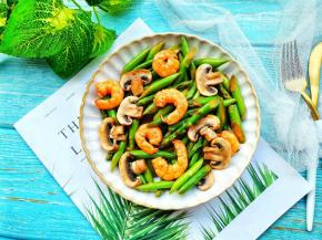 翻炒均匀即可出锅。
