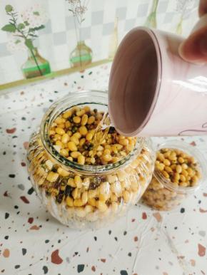 倒入适量的凉开水！