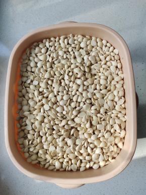 捞出控干水分备用！