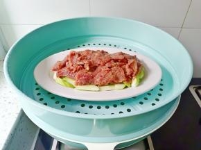 锅里水开，放入蒸屉上