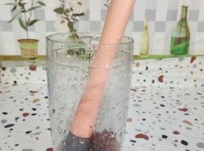 按压出红提的汁水！