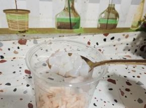 放入一大勺椰果粒！