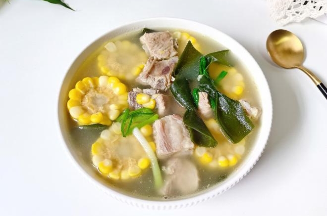 海带玉米排骨汤