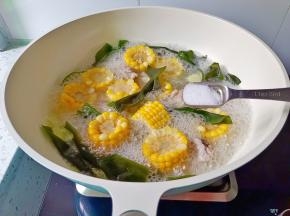 加少许盐提味，