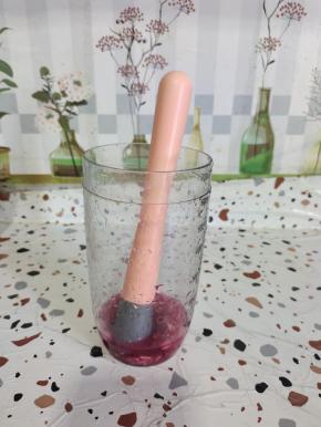 按压出红石榴汁水！