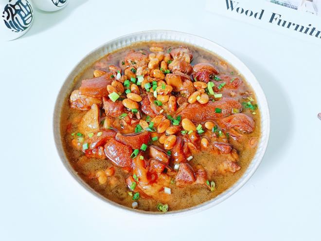 黄豆焖猪蹄