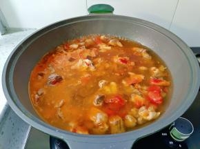 加入足量的开水【一定要开水】喜欢喝汤，所以多加了开水