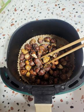 用筷子翻拌均匀！